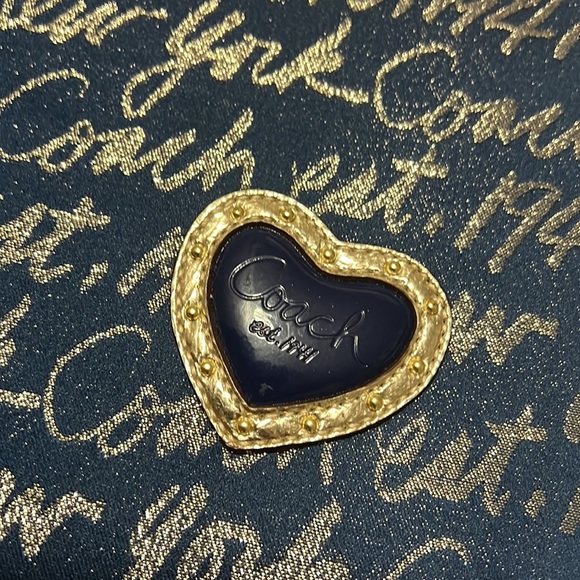 Coach navy gold iPad case sleeve New York print 10,5”Lx8”Wx0,77”W - Picture 5 of 7